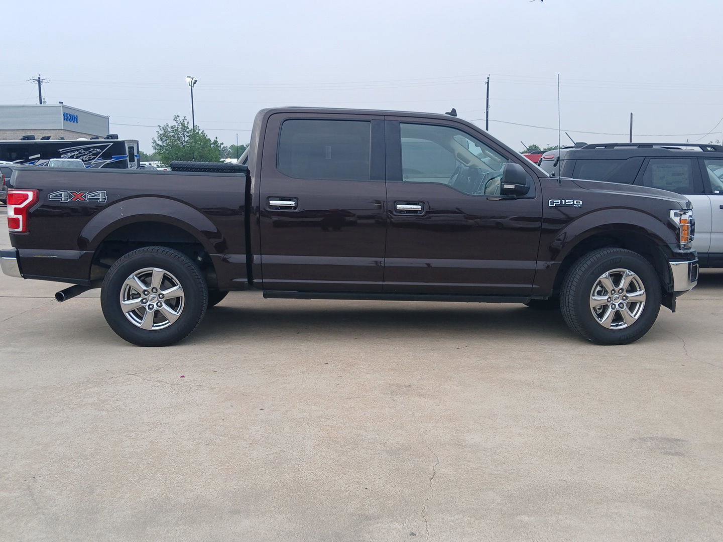 Used 2018 Ford F150 XLT w/ Equipment Group 302A Luxury AWD/4WD image 4
