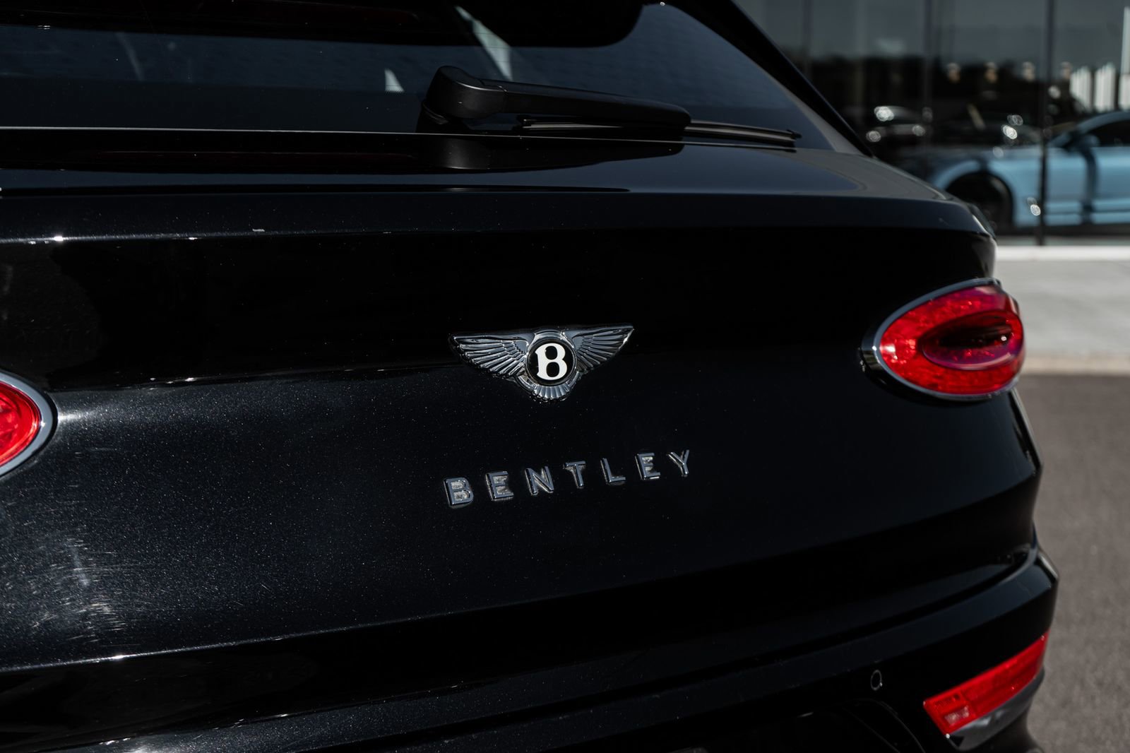 Used 2023 Bentley Bentayga Extended Wheelbase image 17