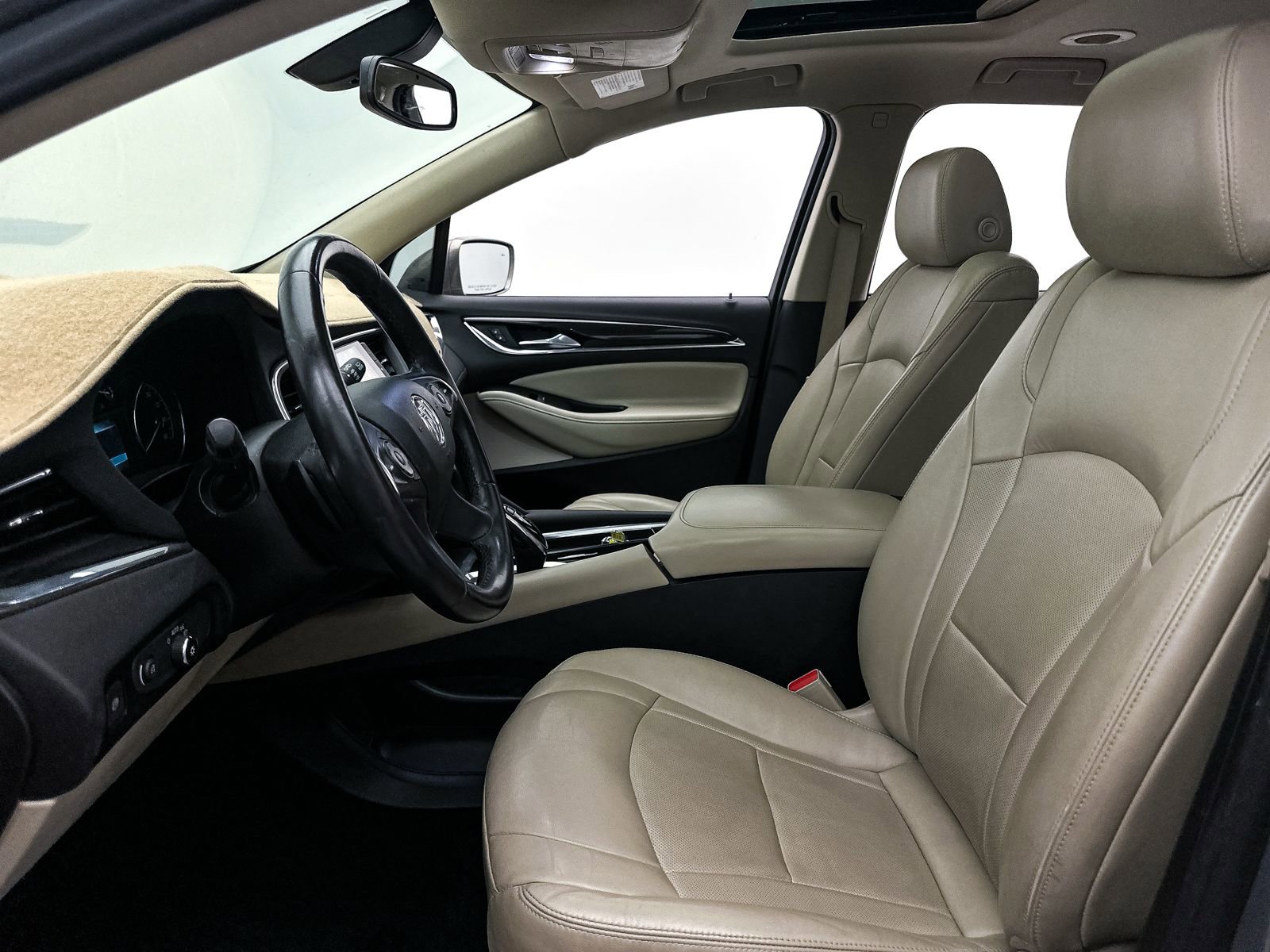 Used 2018 Buick Enclave Essence AWD/4WD image 19