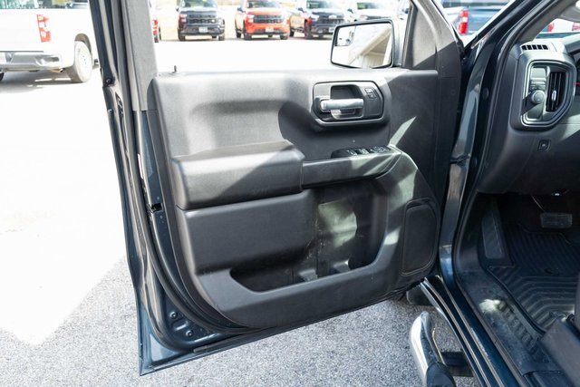 Used 2019 Chevrolet Silverado 1500 Custom w/ Custom Value Package image 12