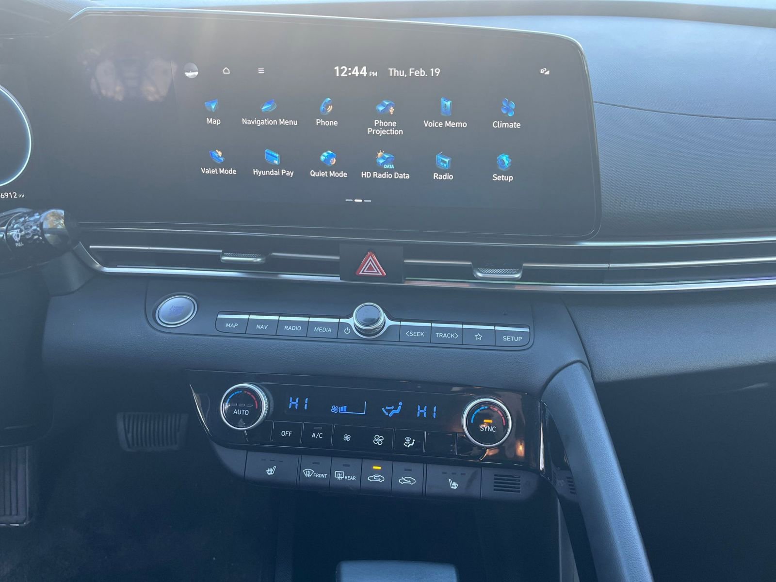 Used 2025 Hyundai Elantra SEL image 17