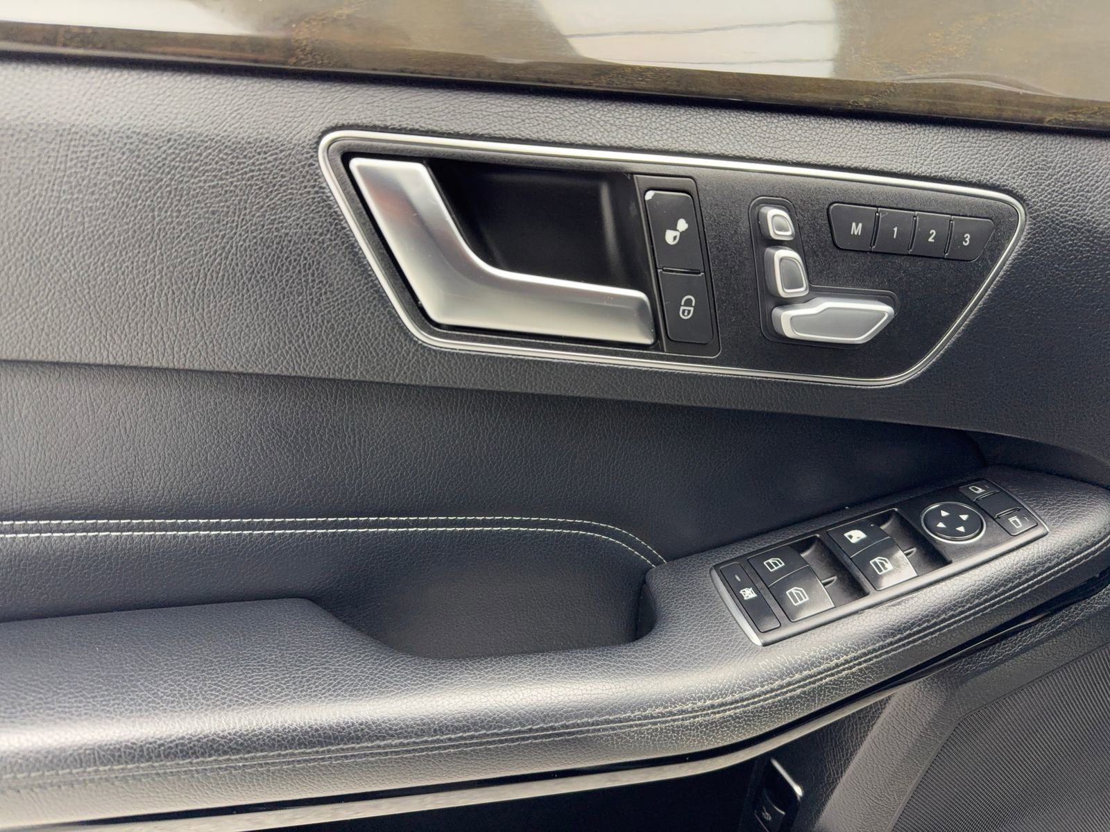 Used 2014 Mercedes-Benz E 350 Sedan image 33