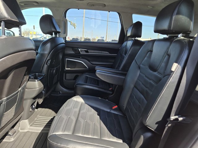 Used 2024 Kia Telluride SX Prestige w/ Towing Package image 30