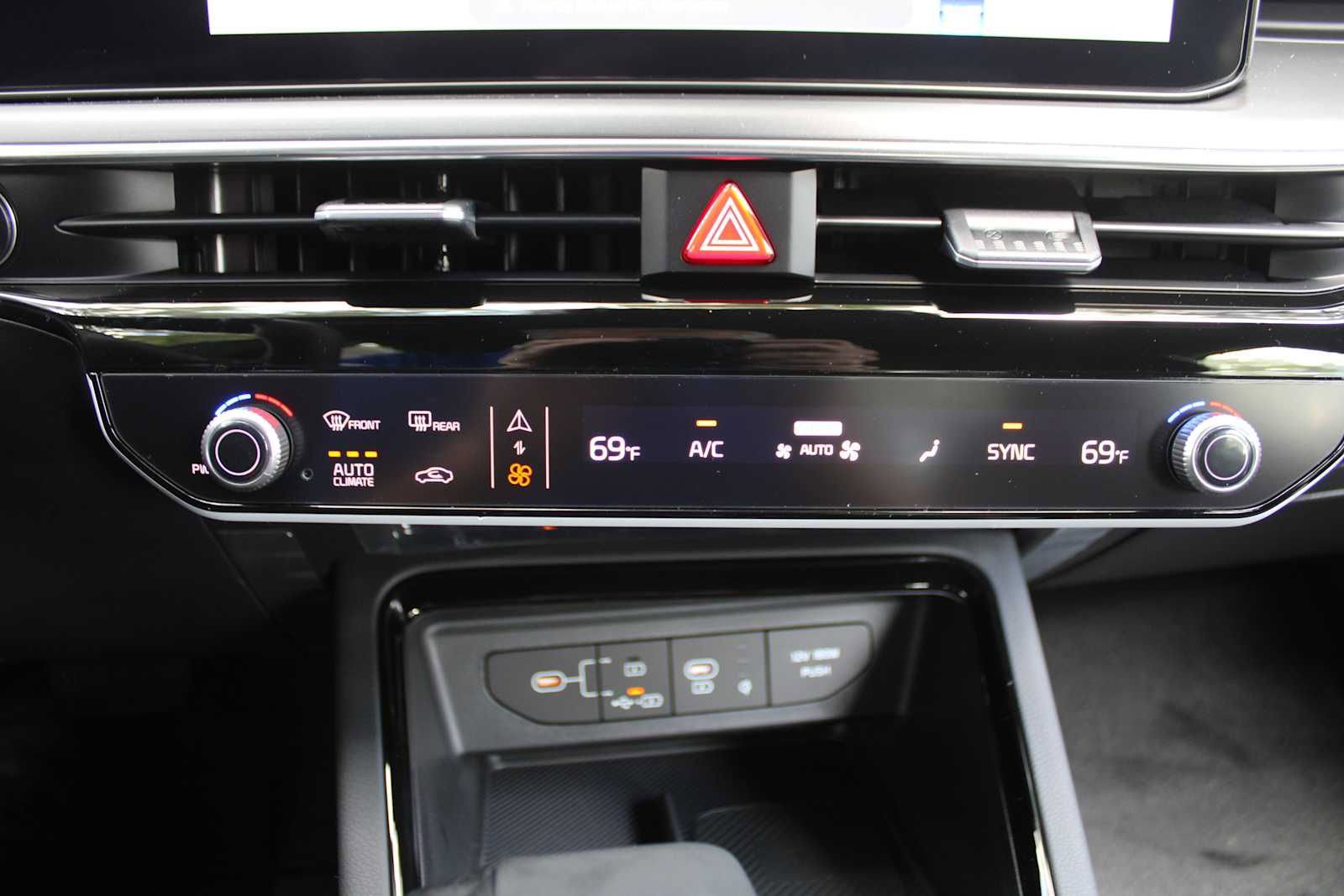 Certified 2025 Kia K5 GT-Line image 33