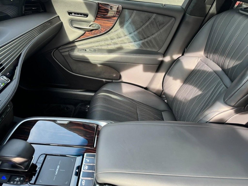 Used 2018 Lexus LS 500 AWD image 14
