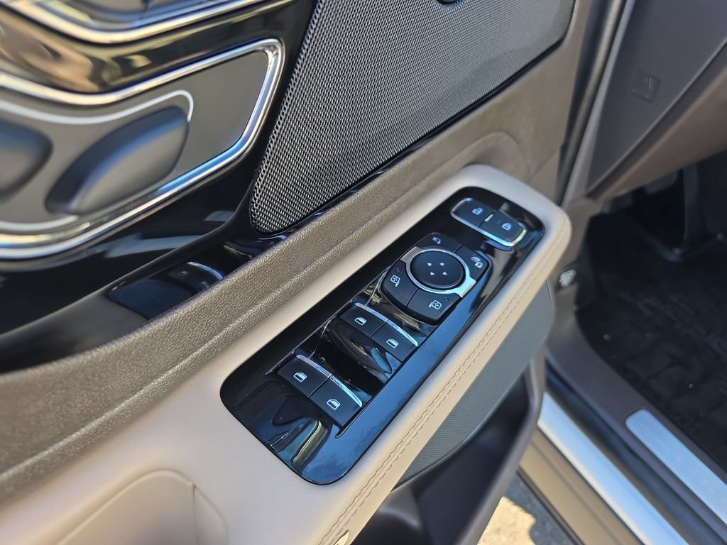 Used 2024 Lincoln Aviator Reserve w/ Jet Package AWD/4WD image 21