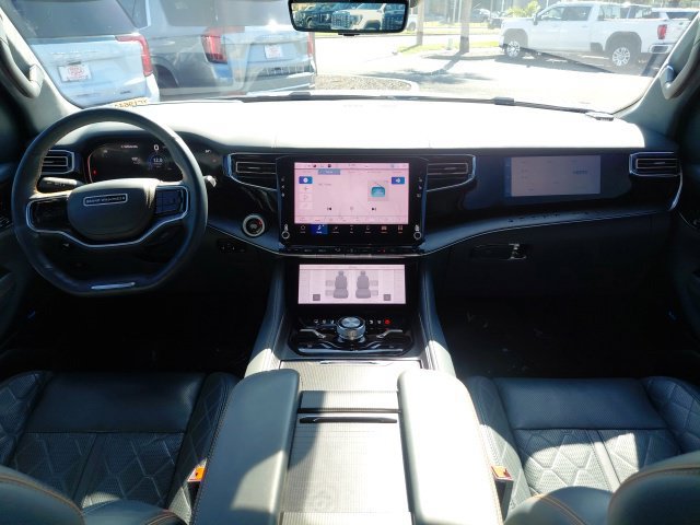 Used 2023 Jeep Grand Wagoneer Series III w/ Rear Seat Video Group 1 AWD/4WD image 15