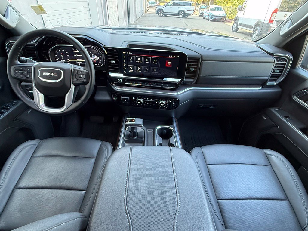 Used 2024 GMC Sierra 1500 SLT w/ SLT Premium Plus Package AWD/4WD image 29