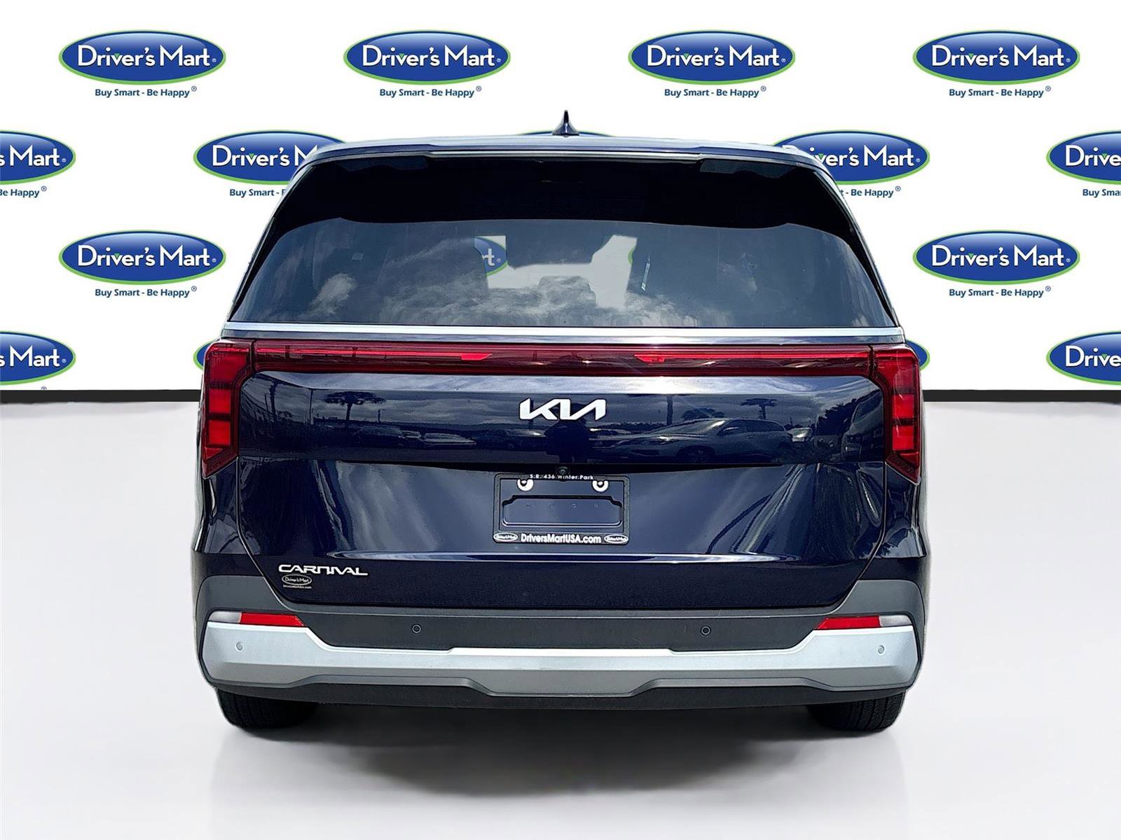 Used 2025 Kia Carnival image 6