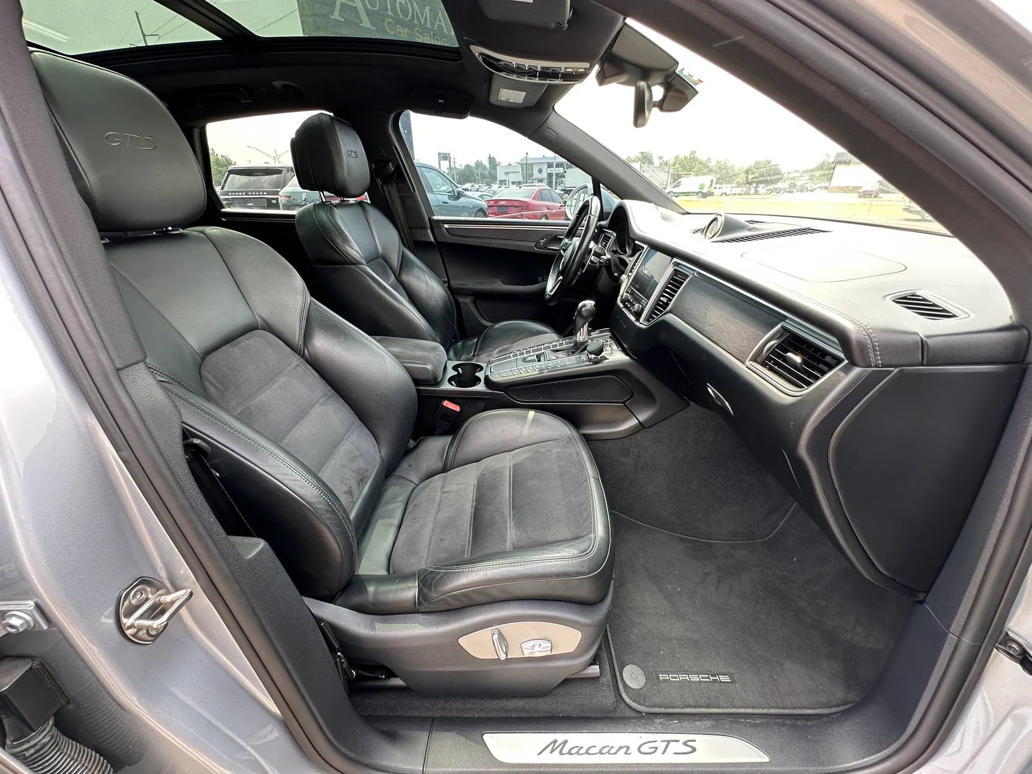 Used 2017 Porsche Macan GTS AWD/4WD image 13