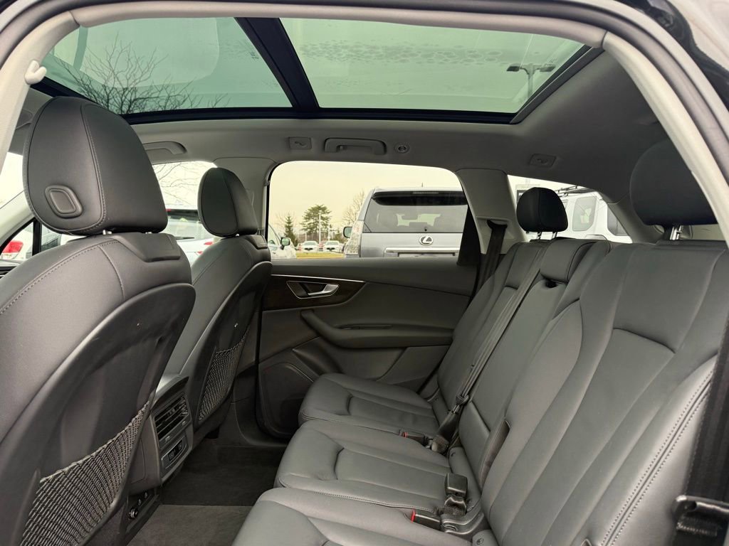 Used 2023 Audi Q7 3.0T Premium image 15