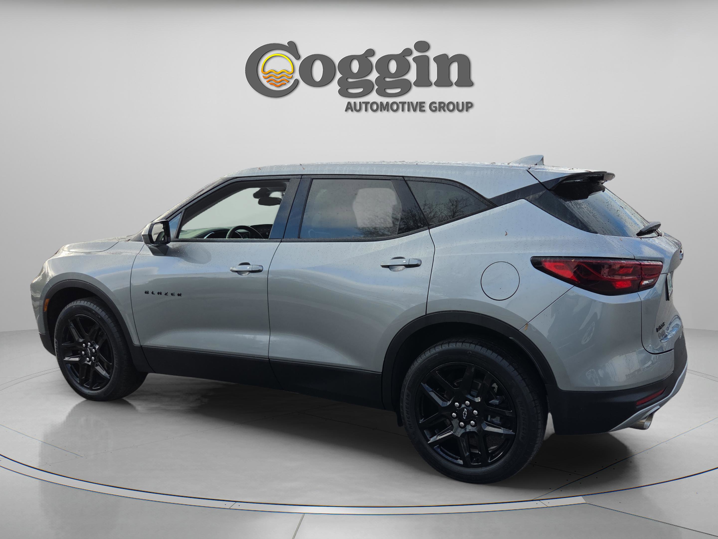 Used 2023 Chevrolet Blazer LT image 3