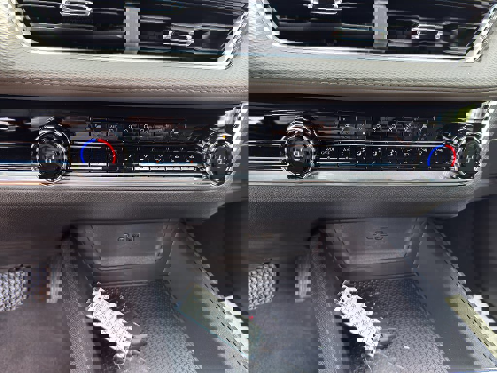 New 2026 Chevrolet Equinox LT w/ Convenience Package II image 16