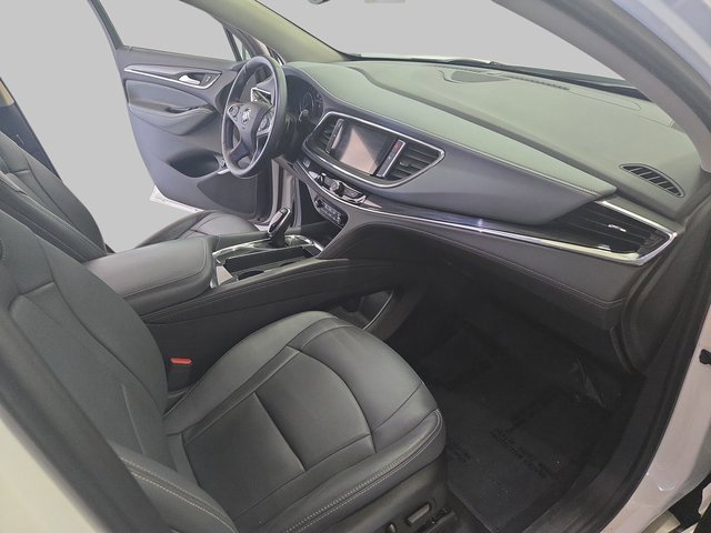 Used 2021 Buick Enclave Essence image 10