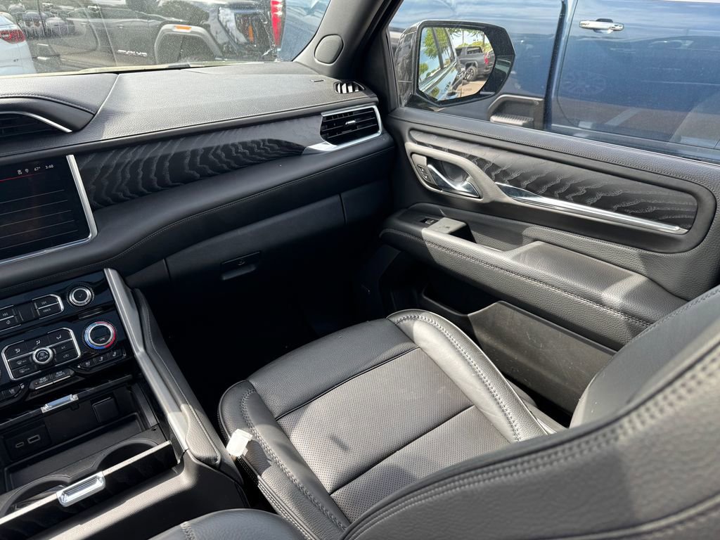 Used 2023 GMC Yukon Denali AWD/4WD image 15