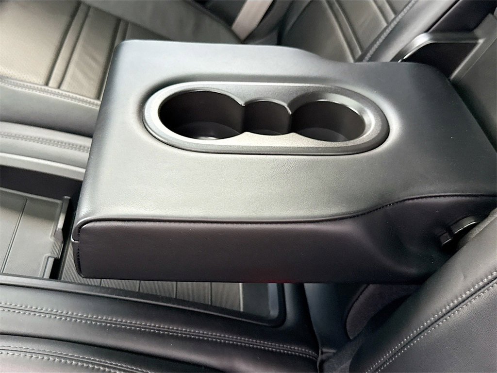 Used 2022 Porsche Cayenne Platinum Edition image 29