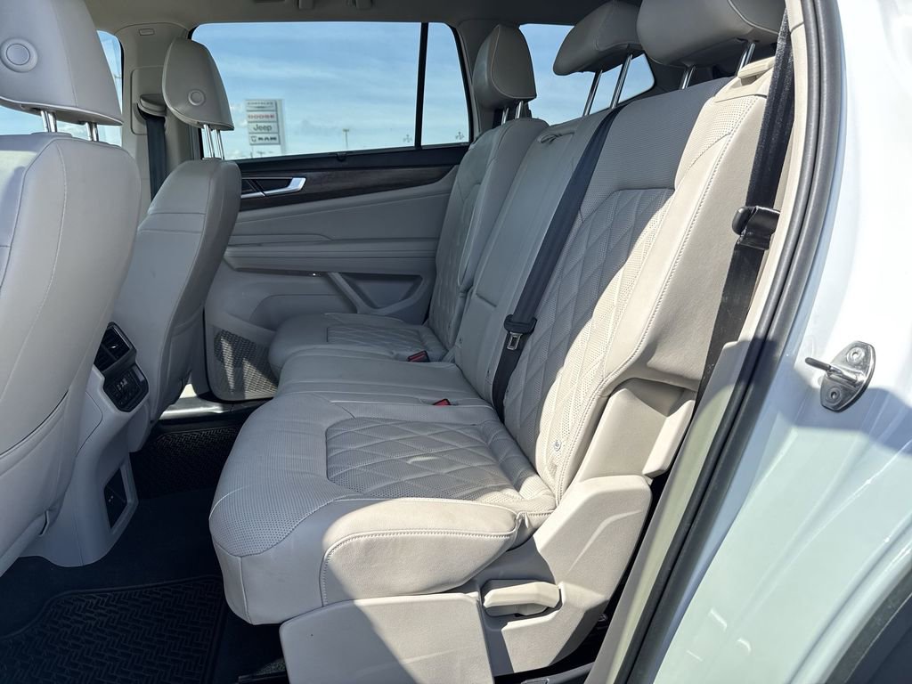 Used 2024 Volkswagen Atlas SEL Premium R-Line image 23