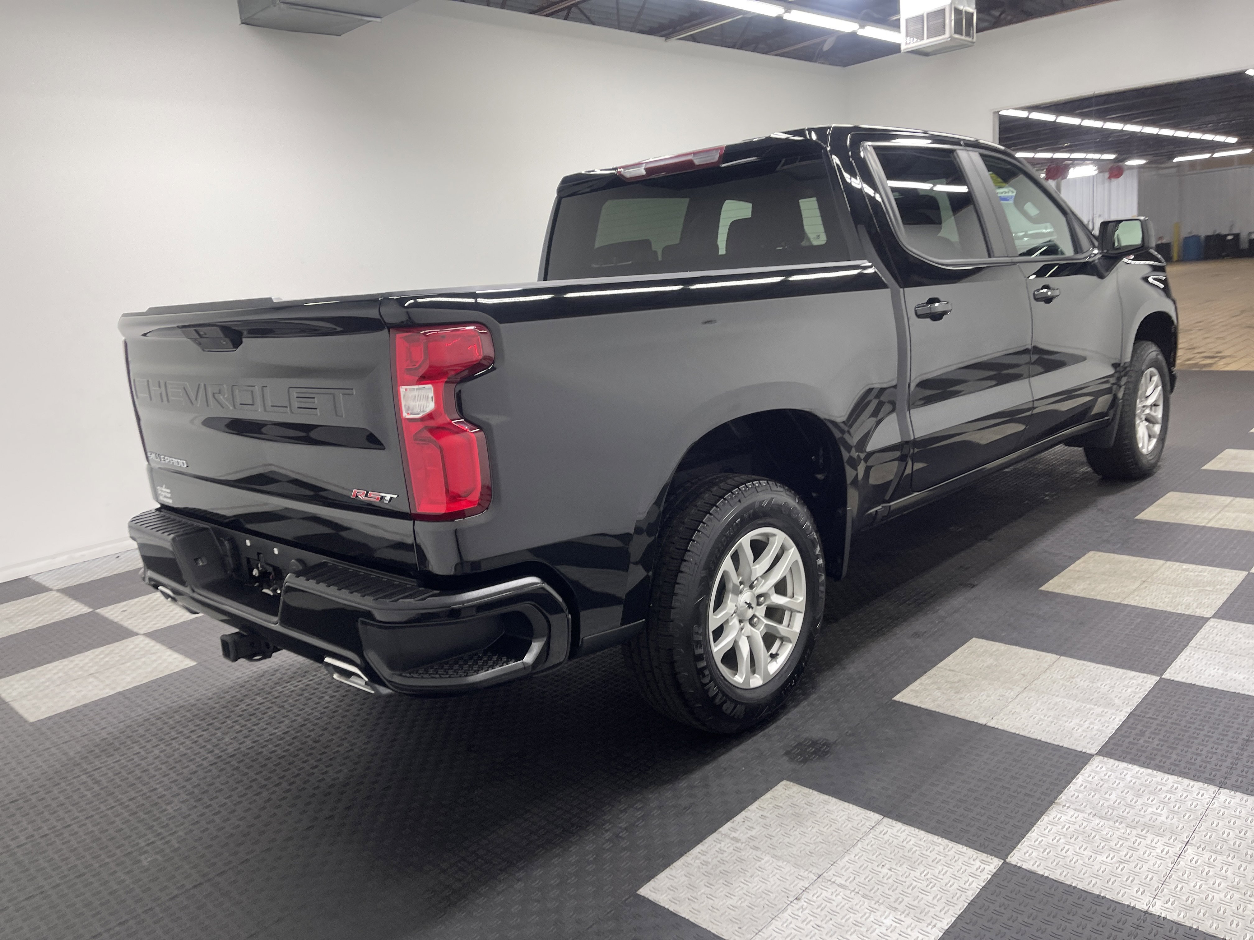 Used 2022 Chevrolet Silverado 1500 RST w/ Z71 Off-Road Package AWD/4WD image 5