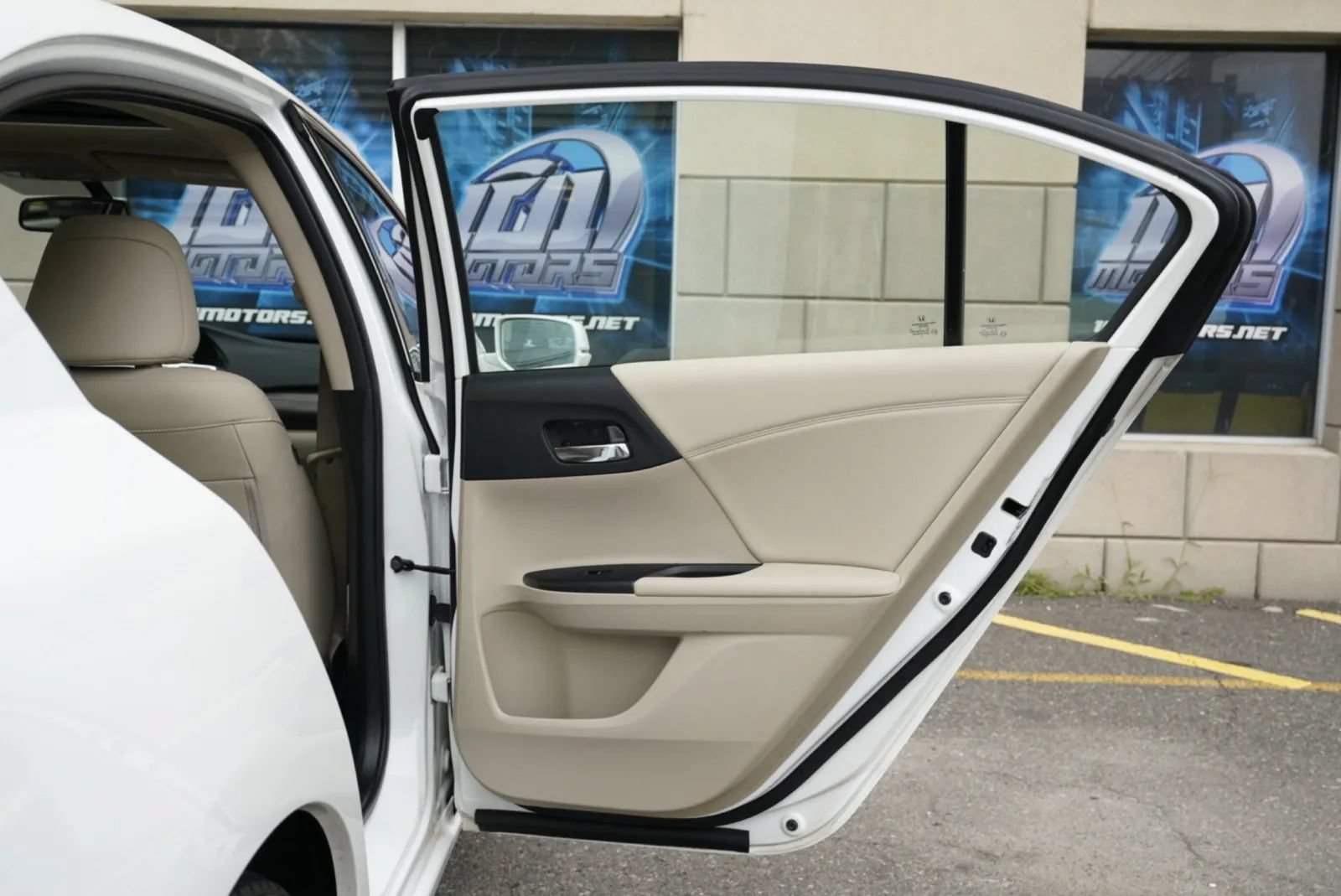 Used 2017 Honda Accord EX-L image 31