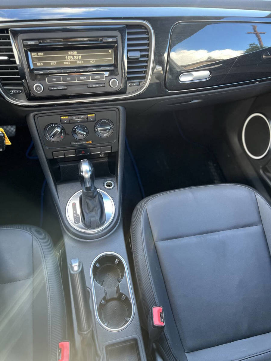 Used 2012 Volkswagen Beetle 2.5 FWD image 12