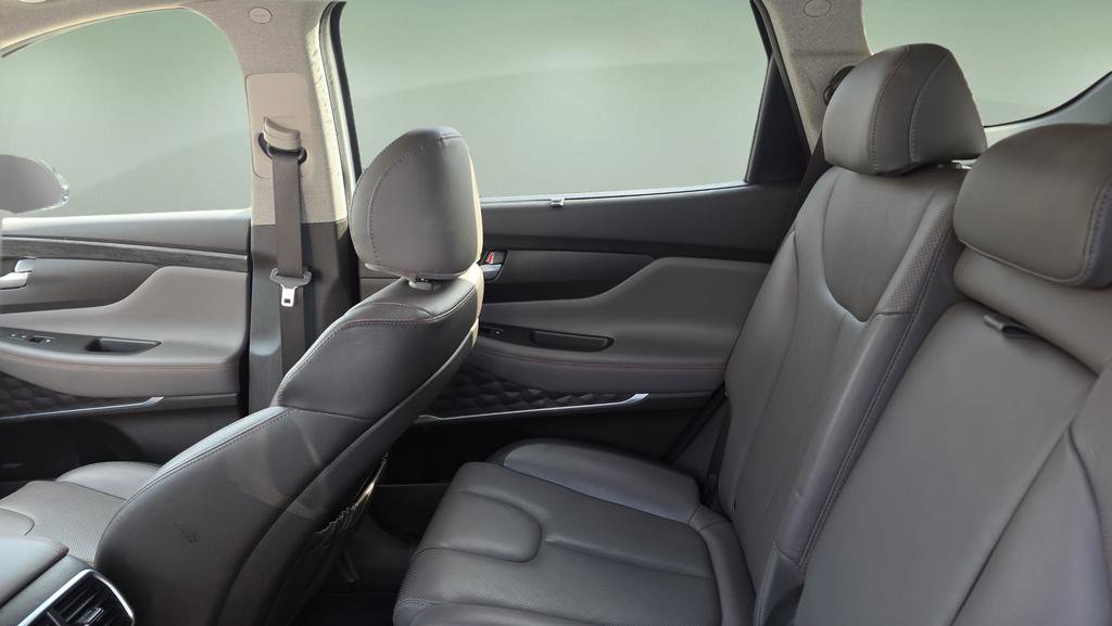 Used 2019 Hyundai Santa Fe Limited image 17