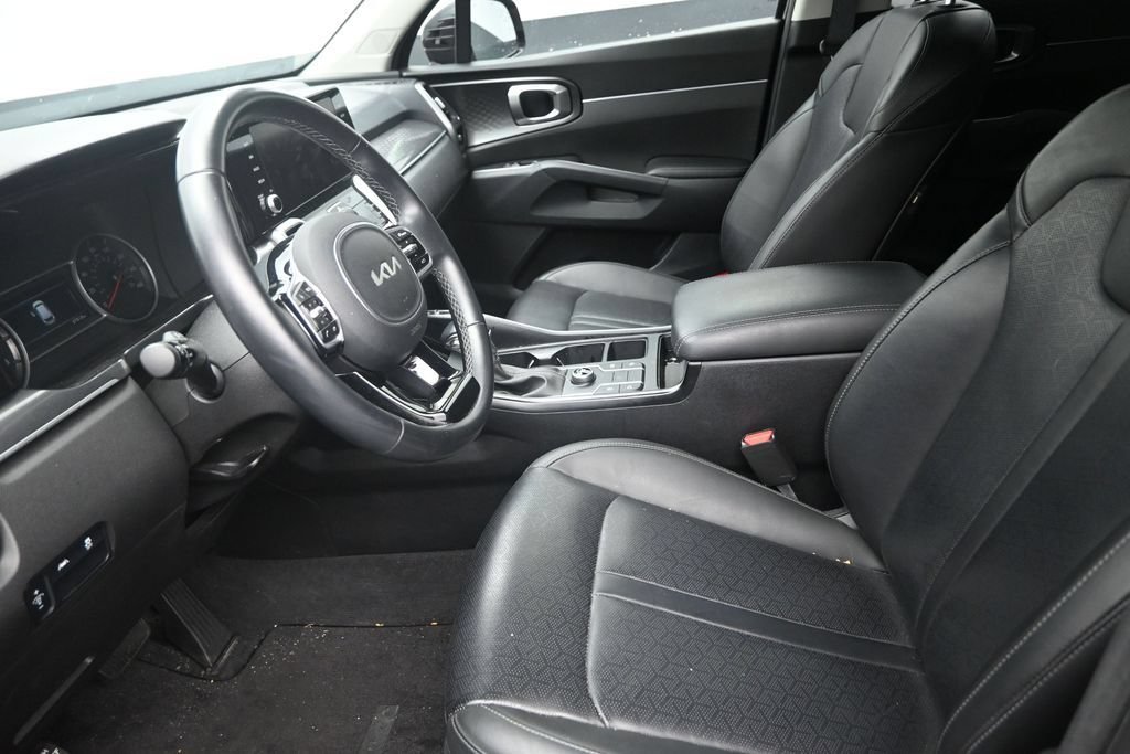 Used 2023 Kia Sorento S FWD image 12