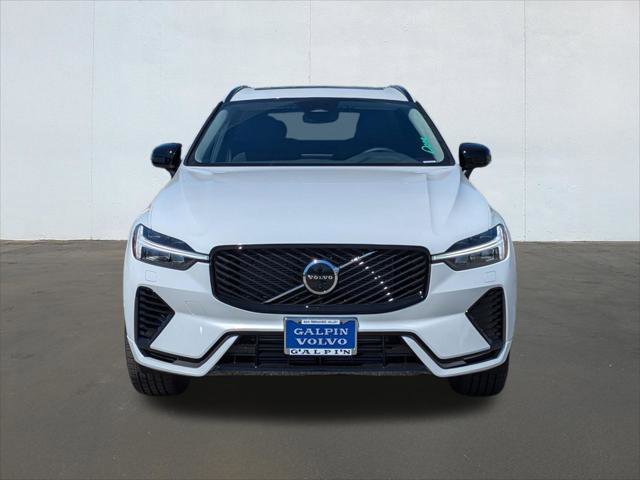 New 2026 Volvo XC60 T8 Plus w/ Climate Package PRO image 4