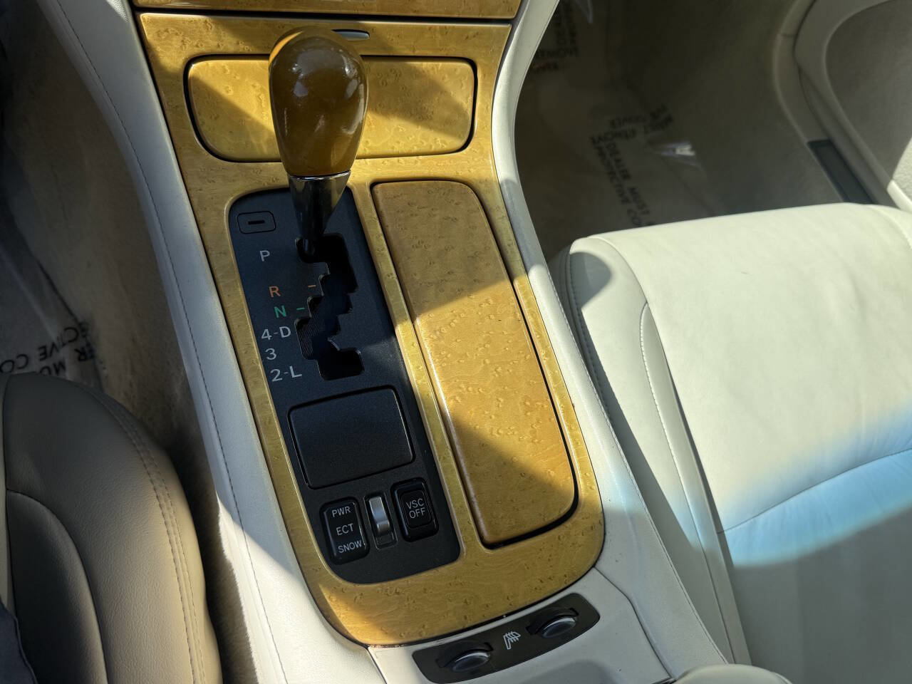 Used 2004 Lexus SC 430 Convertible RWD image 11