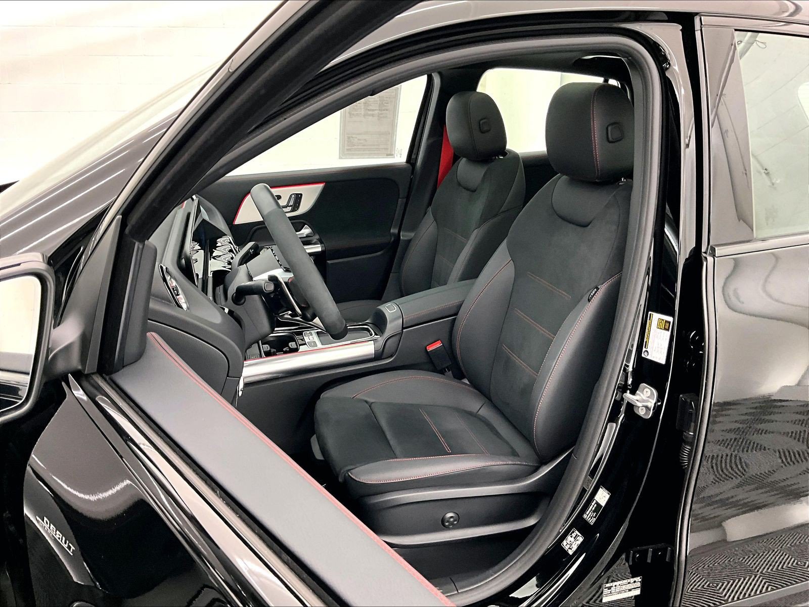 Used 2026 Mercedes-Benz GLA 35 AMG 4MATIC image 15