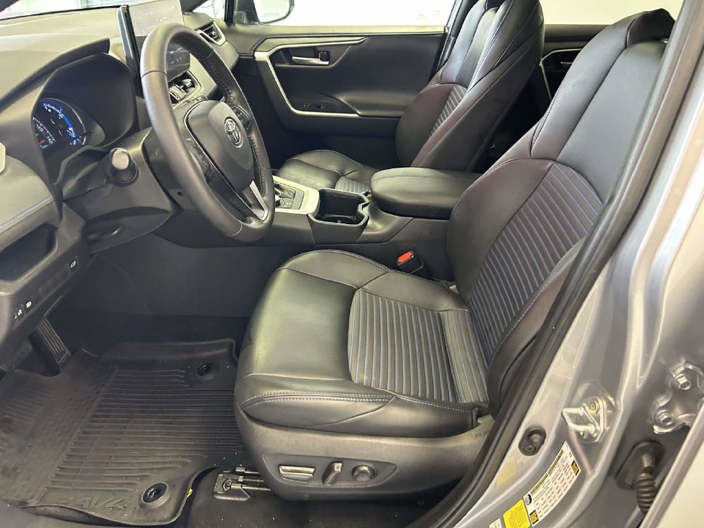 Used 2024 Toyota RAV4 XSE AWD/4WD image 16