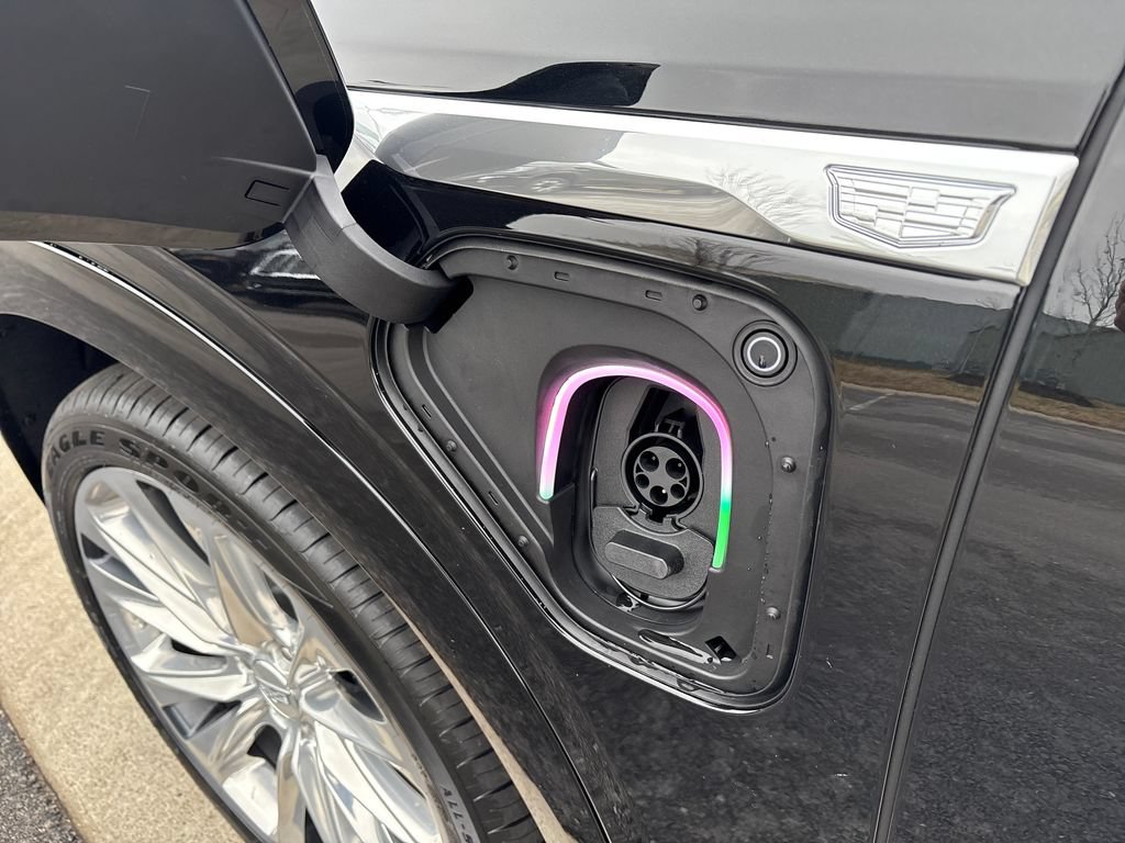New 2026 Cadillac Vistiq Premium Luxury w/ LPO, Floor Liner Package AWD/4WD image 10