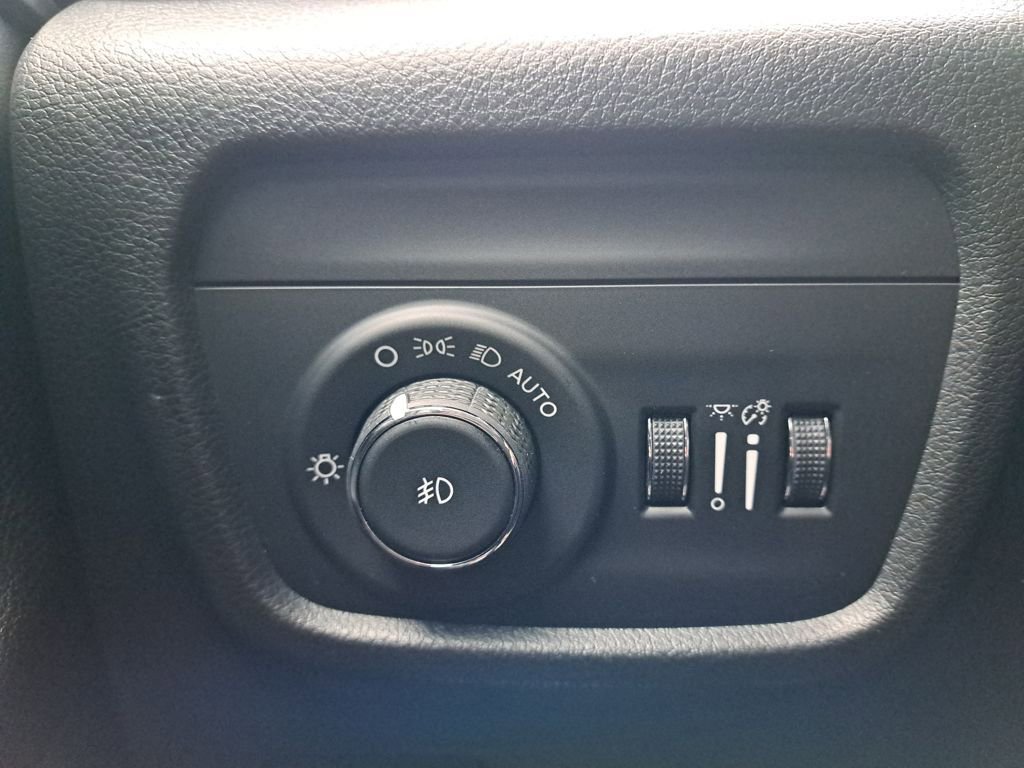 New 2025 Jeep Grand Cherokee L Limited w/ Luxury Tech Group II image 24