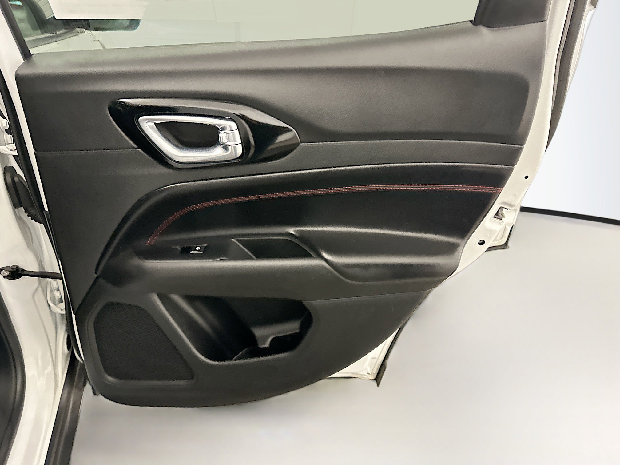 Used 2022 Jeep Compass Trailhawk w/ Trailhawk Elite Group image 32