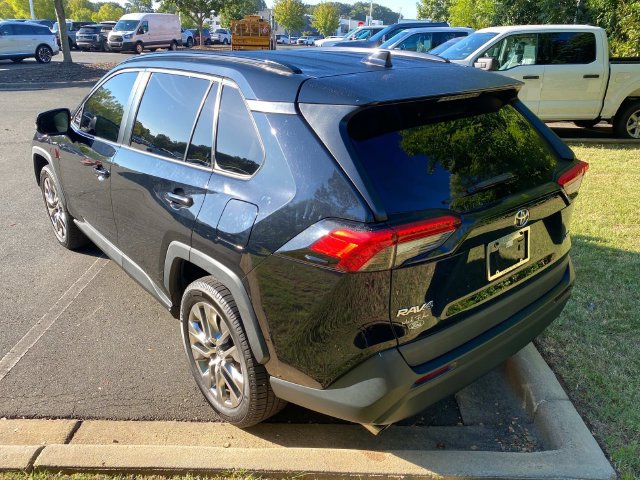 Used 2021 Toyota RAV4 XLE Premium FWD image 28