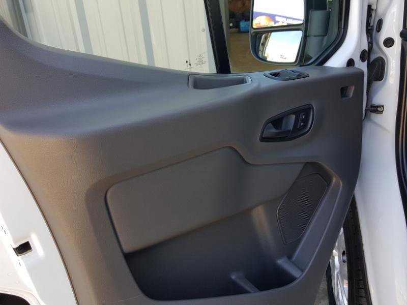Used 2022 Ford E-Transit 148 High Roof Extended image 22