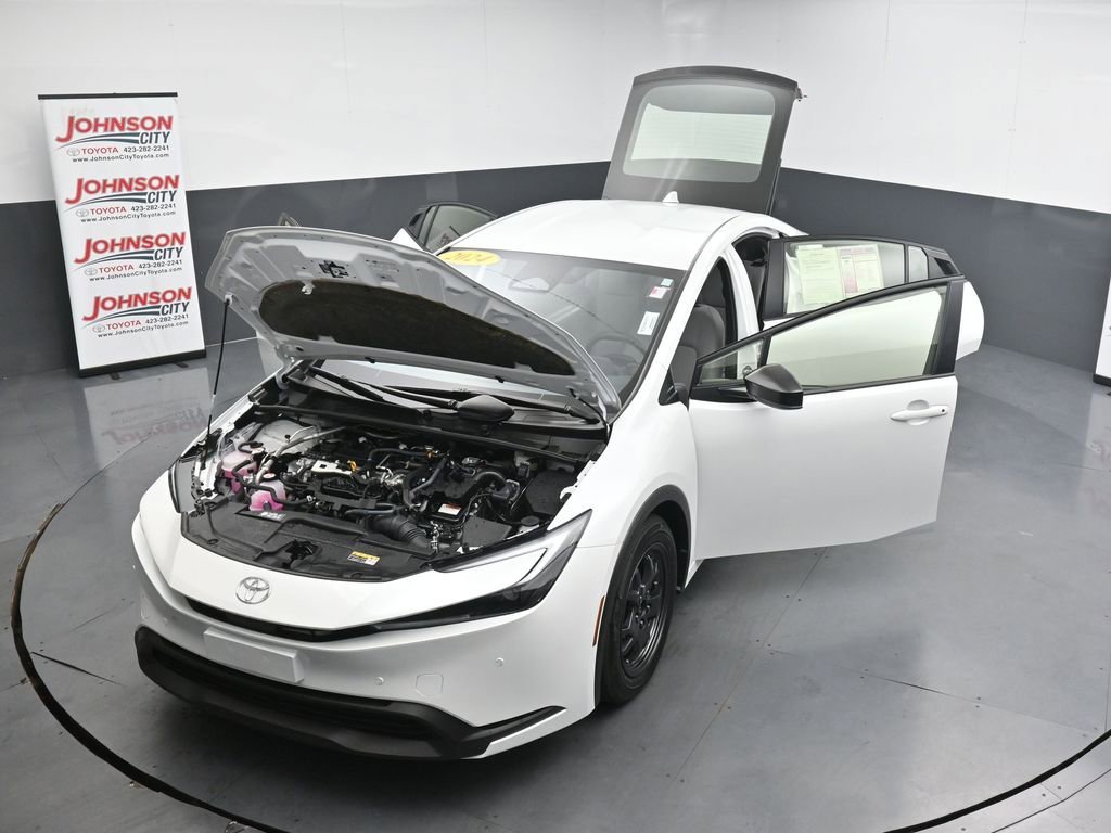 Used 2024 Toyota Prius LE FWD image 38