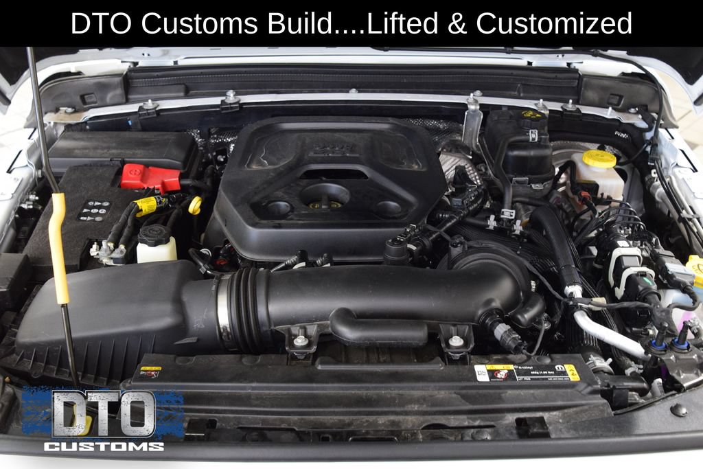 Used 2025 Jeep Wrangler Unlimited Rubicon AWD/4WD image 29