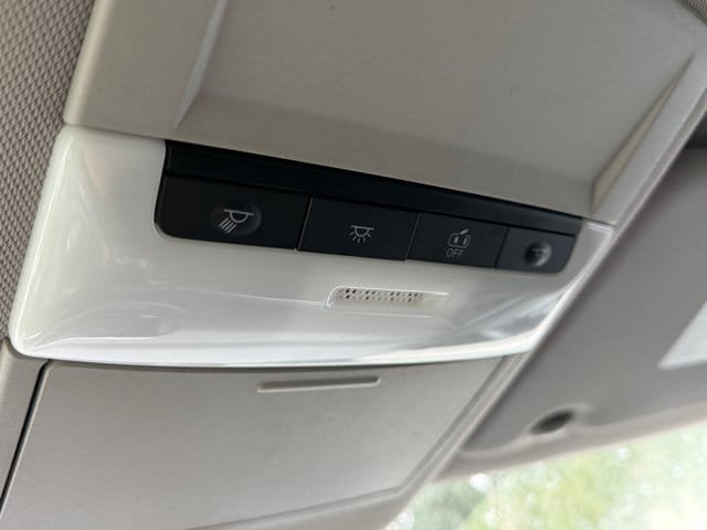 Used 2024 Nissan Rogue S AWD/4WD image 29