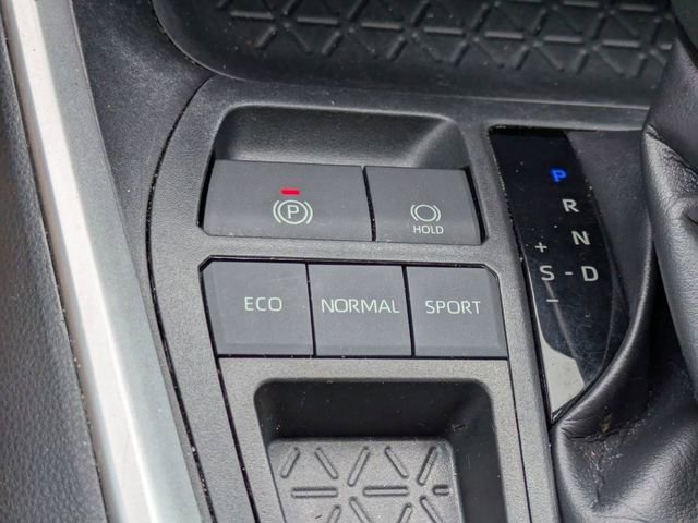 Used 2019 Toyota RAV4 XLE FWD image 34