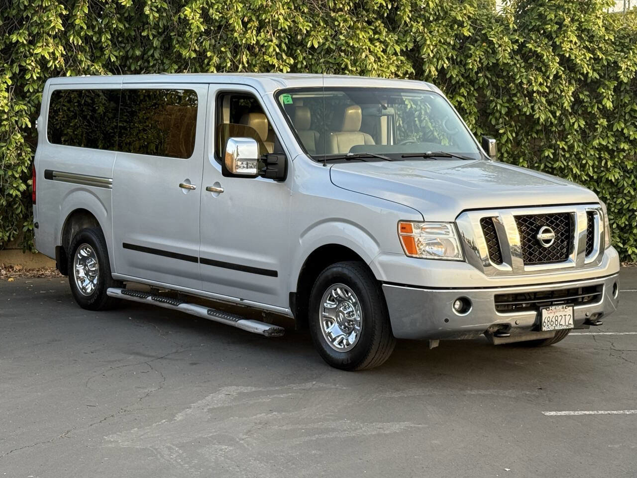 Used 2018 Nissan NV 3500 SL RWD image 3