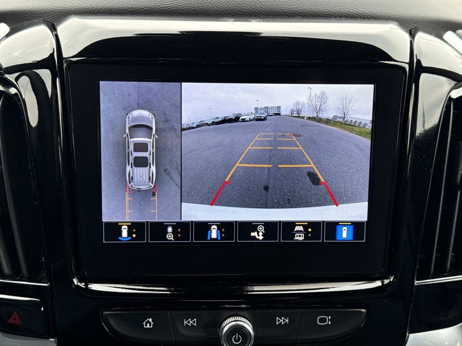 Used 2023 Chevrolet Traverse RS w/ LPO, Floor Liner Package image 4
