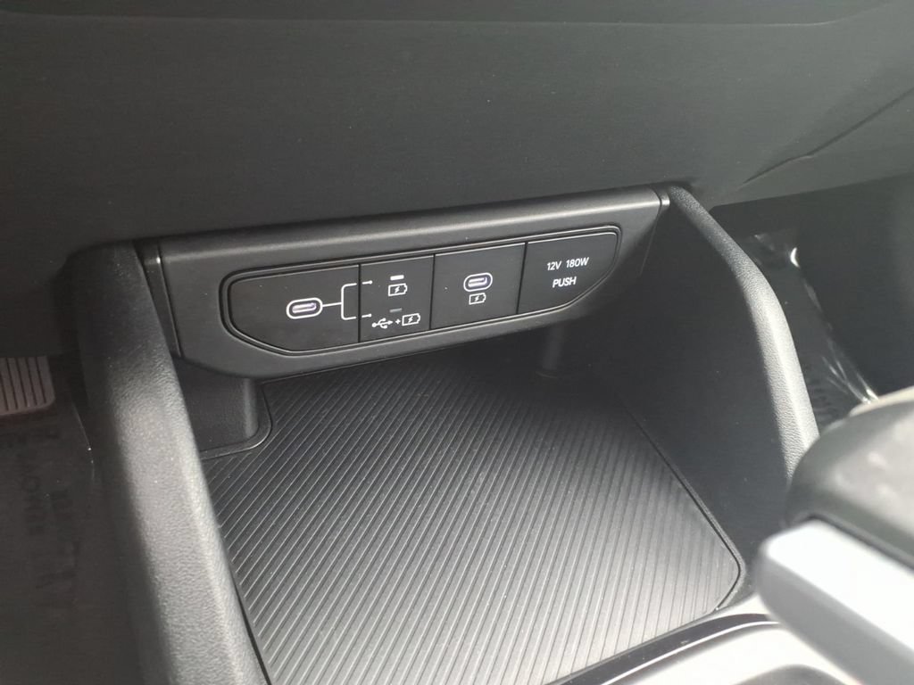 Used 2025 Kia K4 FWD image 20