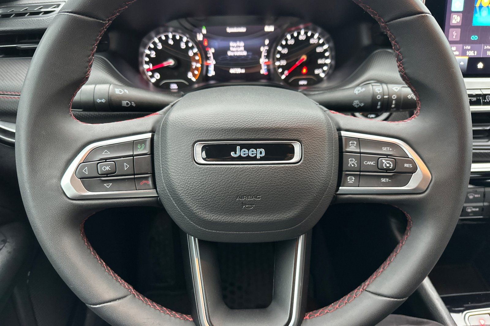 Used 2024 Jeep Compass Trailhawk AWD/4WD image 25
