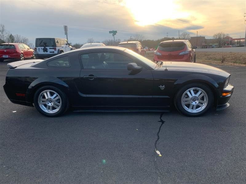 Used 2009 Ford Mustang GT RWD image 4
