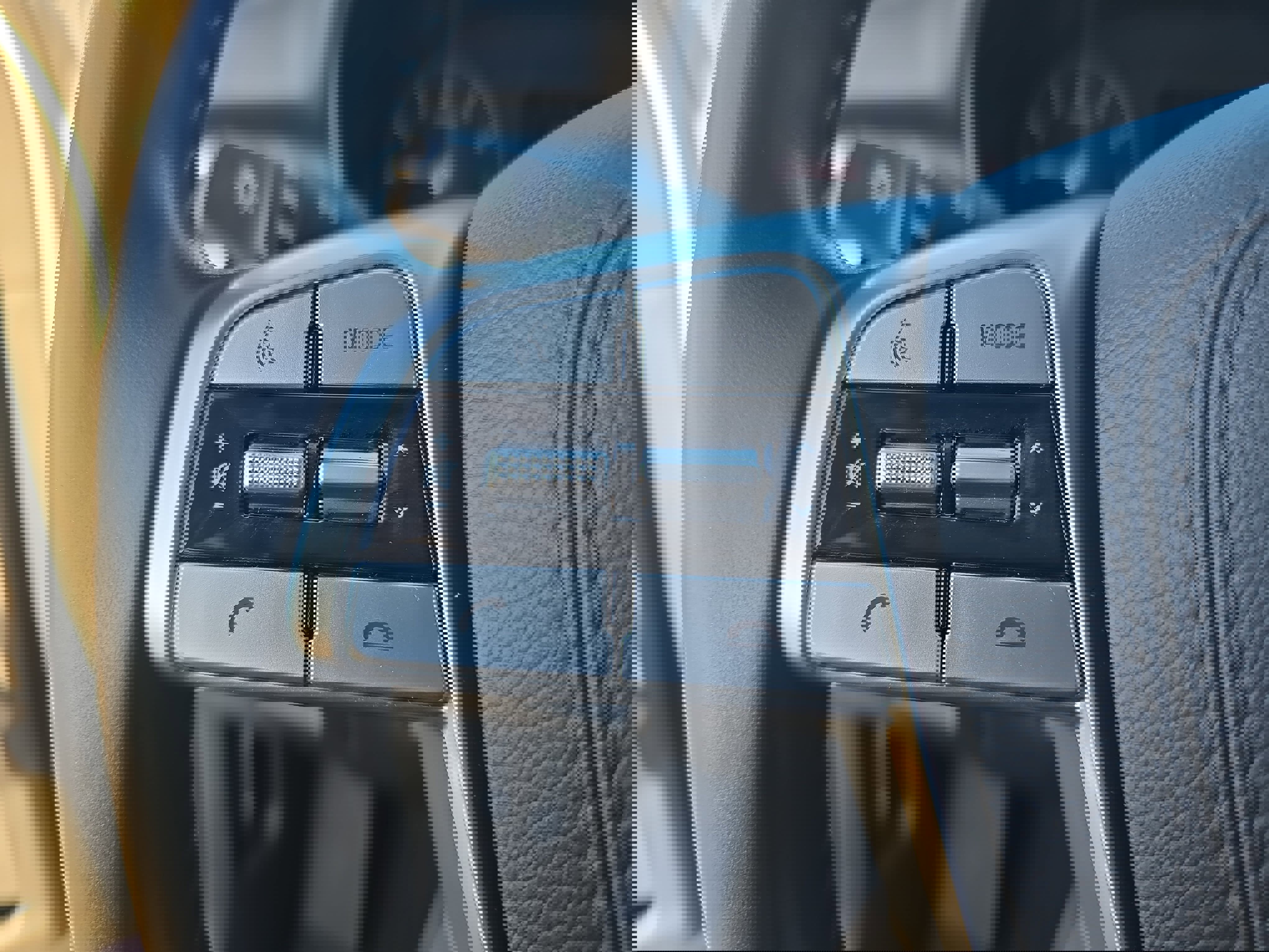 Used 2022 Kia Telluride LX image 16