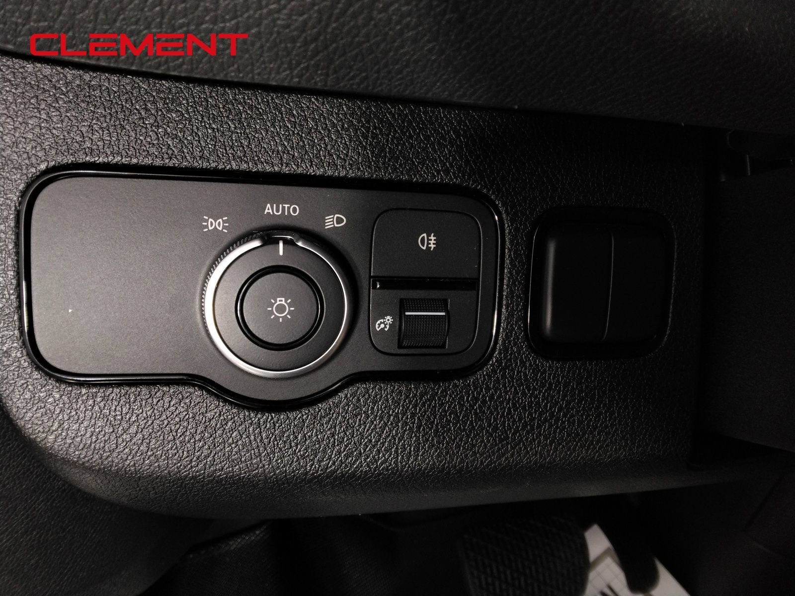 Used 2023 Mercedes-Benz Sprinter 2500 image 16