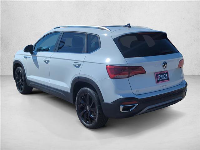 Used 2023 Volkswagen Taos SE w/ Panoramic Sunroof Package FWD image 5