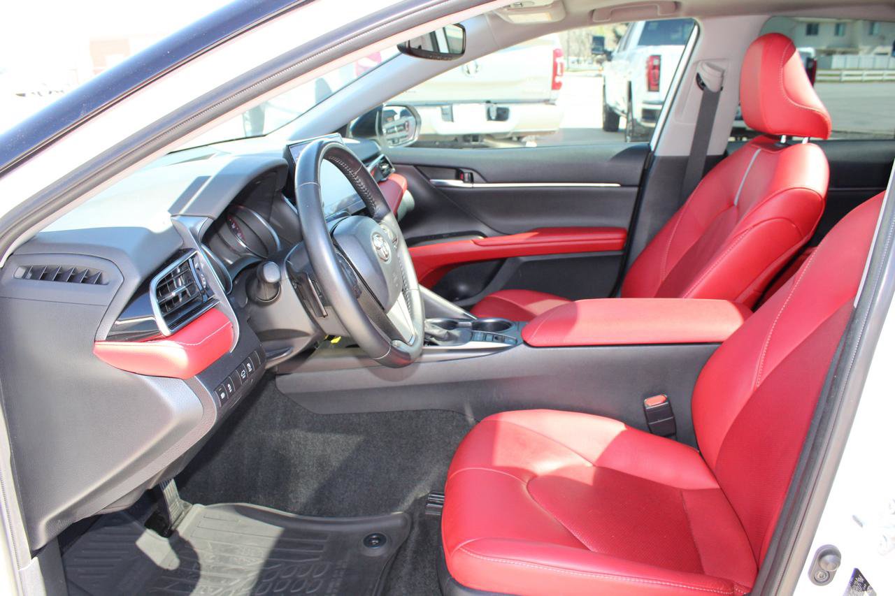 Used 2023 Toyota Camry XSE FWD image 13
