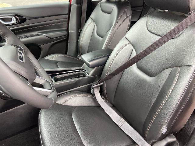 Used 2024 Jeep Compass Limited image 14