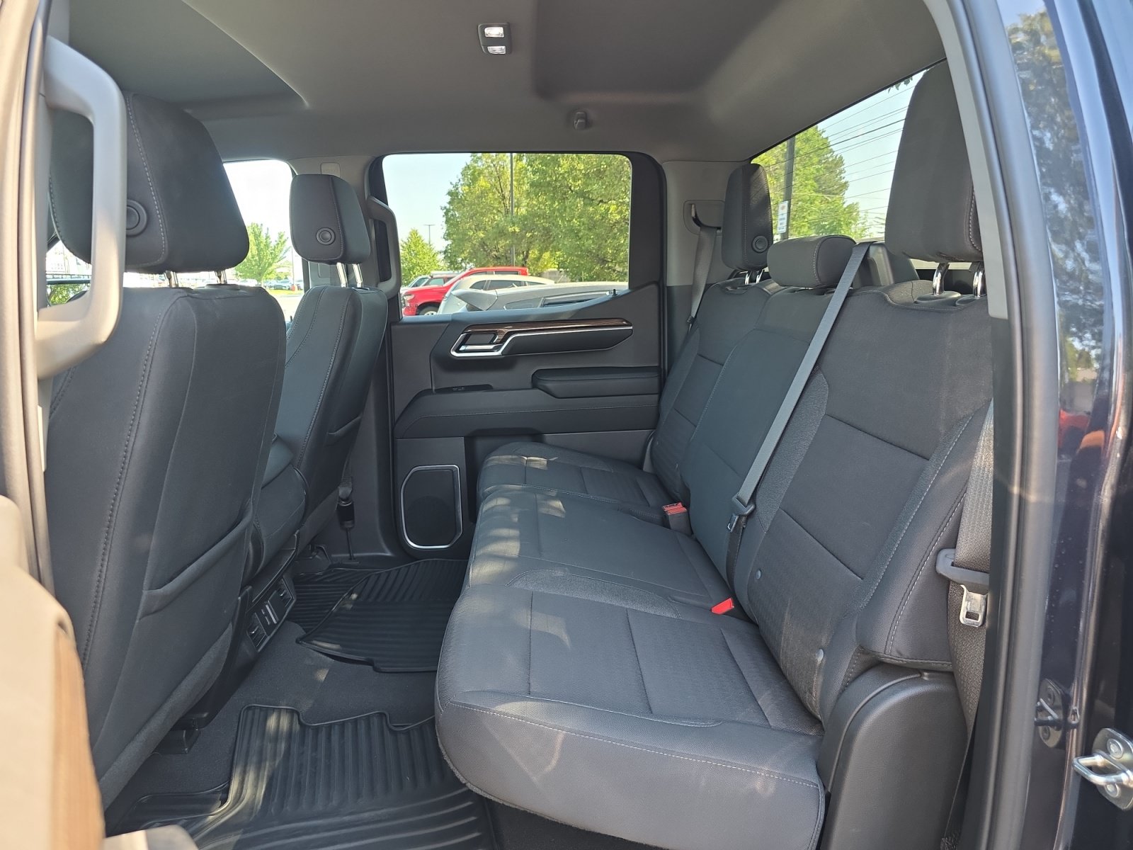 Used 2023 Chevrolet Silverado 1500 LT AWD/4WD image 26